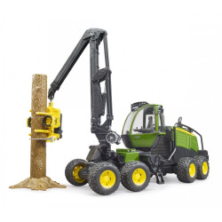Harwester John Deere 1270G z konarem drzewa