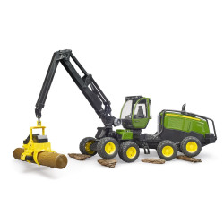 Harwester John Deere 1270G z konarem drzewa