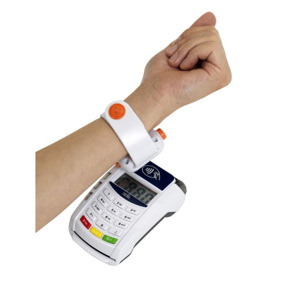 Terminal płatniczy i smartwatch