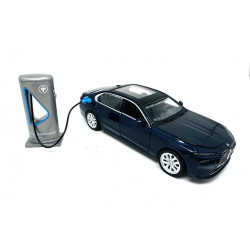 Auto MSZ 1/32 BMW I7 światło i dźwięk 