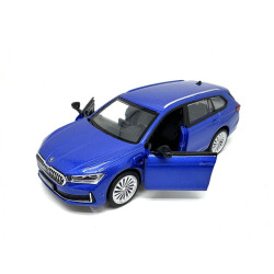 Auto MSZ 1/35 Skoda Superb Combi światło dźwięk 
