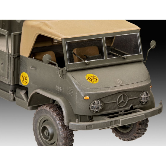 Model plastikowy Pojazd UNIMOG 404 S 1/35