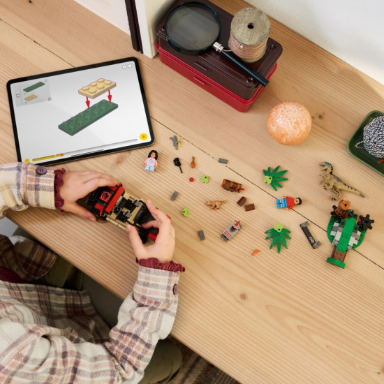 Klocki Jurassic World 76972 Ucieczka terenówką przed raptorem