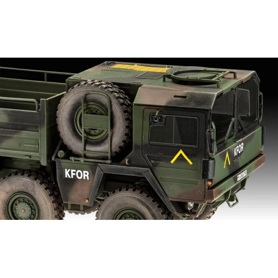 Model plastikowy Ciężarówka Man 10T Milgl 8x8 1/35