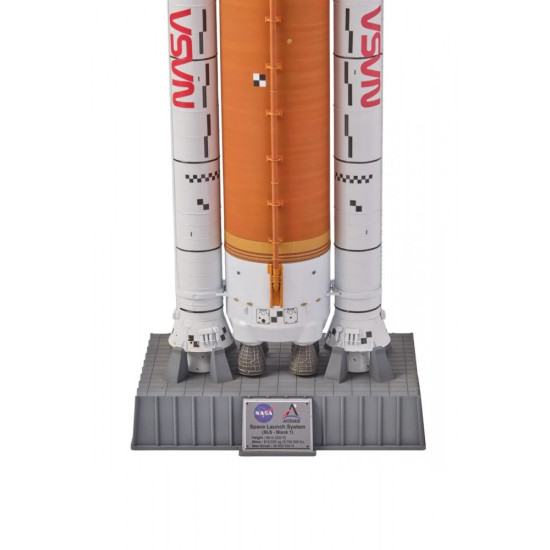 Model plastikowy Artemis Space Launch System