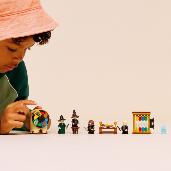 Klocki Harry Potter 76460 Zamek Hogwart: Ceremonia przydziału