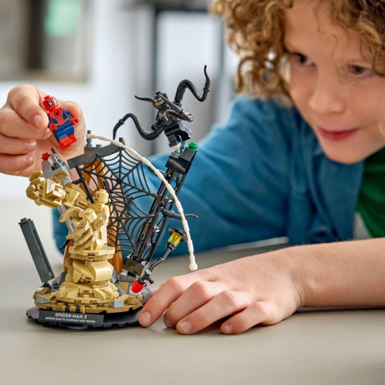 Klocki Super Heroes 76334 Epicka bitwa: Spider-Man kontra Sandman
