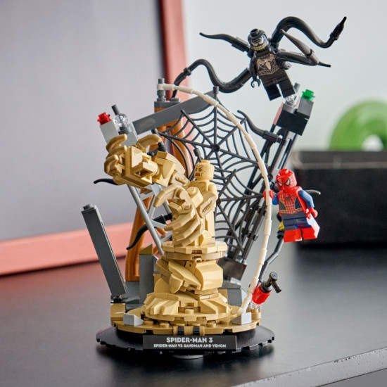 Klocki Super Heroes 76334 Epicka bitwa: Spider-Man kontra Sandman
