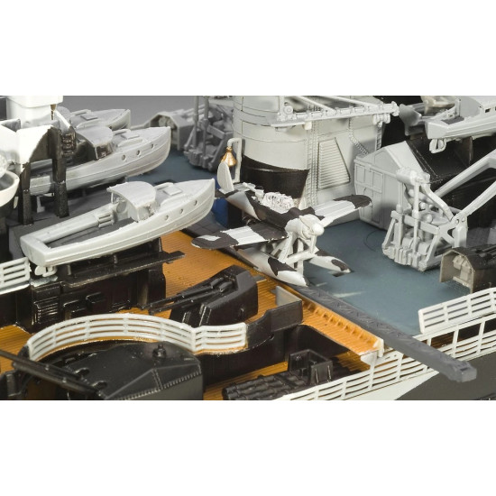 Model plastikowy statek Tirpitz 1:350