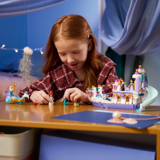 Klocki Disney 43299 Królewska łódź weselna Arielki 